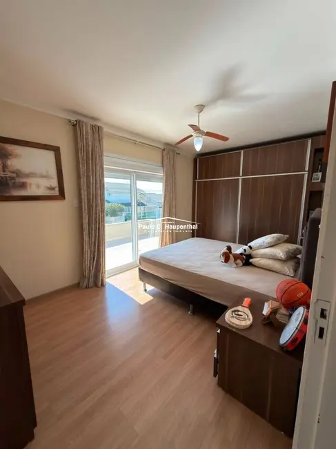 Casa com 4 quartos à venda, 360m2 em Centro, Balneario Arroio Do Silva - SC - imagem 9 Foto 9 de Casa com 4 quartos à venda, 360m2 em Centro, Balneario Arroio Do Silva - SC