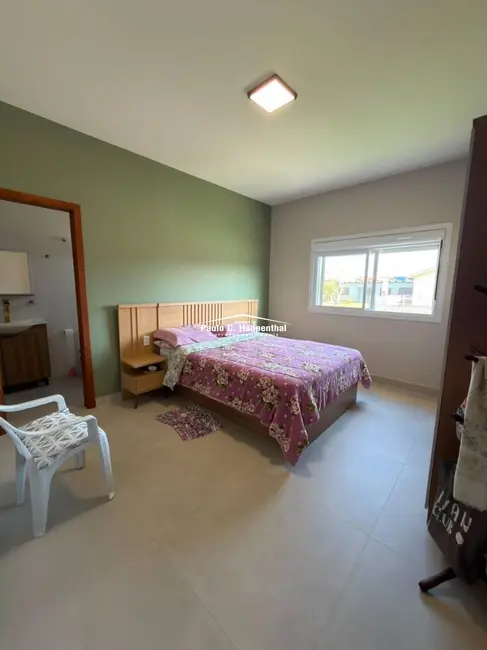Casa com 3 quartos à venda, 351m2 em Balneario Arroio Do Silva - SC - imagem 4 Foto 4 de Casa com 3 quartos à venda, 351m2 em Balneario Arroio Do Silva - SC