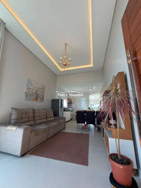 Casa com 3 quartos à venda, 351m2 em Balneario Arroio Do Silva - SC - imagem 2 Foto 2 de Casa com 3 quartos à venda, 351m2 em Balneario Arroio Do Silva - SC