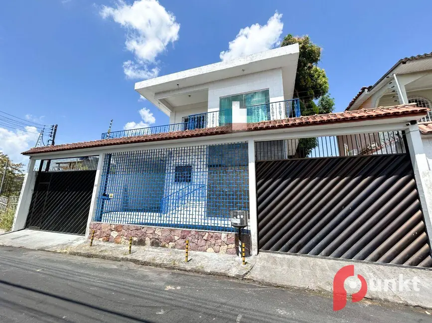 Foto 1 de Casa com 7 quartos para alugar, 300m2 em Japiim, Manaus - AM