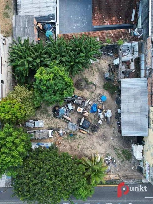 Foto 3 de Terreno / Lote à venda, 900m2 em Nossa Senhora das Graças, Manaus - AM