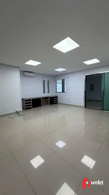 Sala Comercial para alugar, 320m2 em Nossa Senhora das Graças, Manaus - AM - imagem 3 Foto 3 de Sala Comercial para alugar, 320m2 em Nossa Senhora das Graças, Manaus - AM