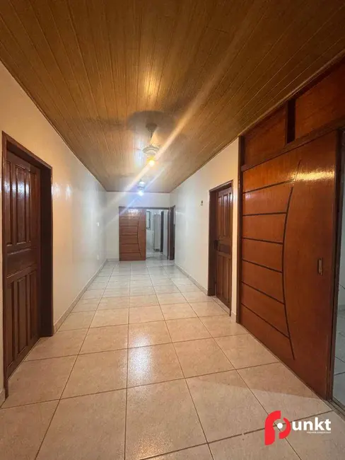 Foto 1 de Casa com 4 quartos para alugar, 238m2 em Parque 10 de Novembro, Manaus - AM