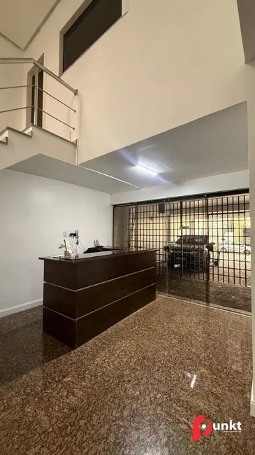 Casa à venda, 300m2 em Nossa Senhora das Graças, Manaus - AM - imagem 8 Foto 8 de Casa à venda, 300m2 em Nossa Senhora das Graças, Manaus - AM