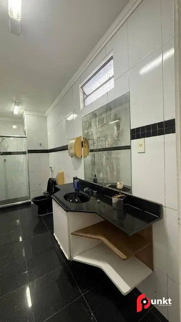 Foto 13 de Casa à venda, 300m2 em Nossa Senhora das Graças, Manaus - AM