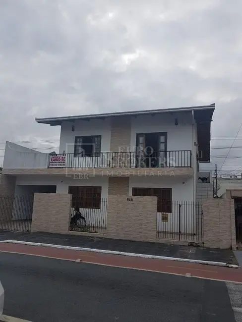 Foto 1 de Sobrado com 3 quartos à venda, 130m2 em Centro, Balneario Camboriu - SC