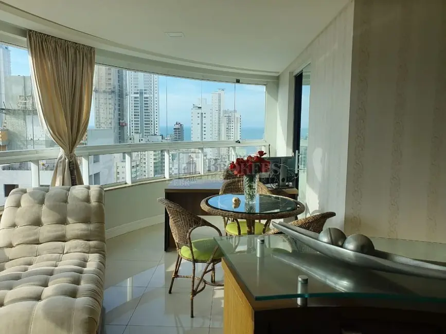 Apartamento com 4 quartos à venda, 237m2 em Centro, Balneario Camboriu - SC - imagem 1 Foto 1 de Apartamento com 4 quartos à venda, 237m2 em Centro, Balneario Camboriu - SC