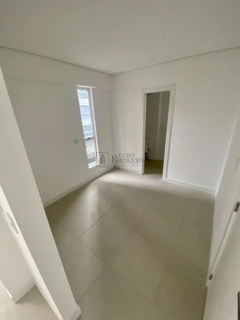 Apartamento com 3 quartos para alugar, 97m2 em Centro, Balneario Camboriu - SC - imagem 9 Foto 9 de Apartamento com 3 quartos para alugar, 97m2 em Centro, Balneario Camboriu - SC