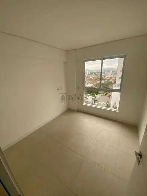 Apartamento com 3 quartos para alugar, 97m2 em Centro, Balneario Camboriu - SC - imagem 6 Foto 6 de Apartamento com 3 quartos para alugar, 97m2 em Centro, Balneario Camboriu - SC