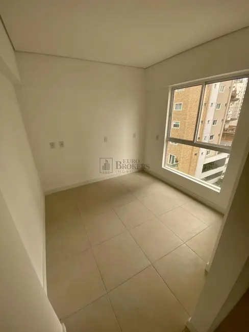 Apartamento com 3 quartos para alugar, 97m2 em Centro, Balneario Camboriu - SC - imagem 8 Foto 8 de Apartamento com 3 quartos para alugar, 97m2 em Centro, Balneario Camboriu - SC