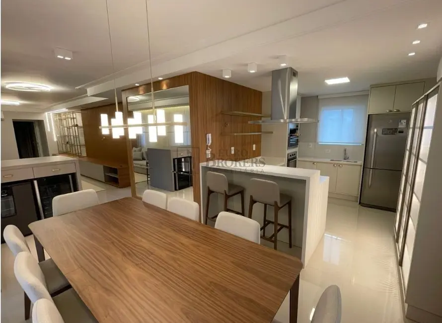 Apartamento com 3 quartos à venda, 136m2 em Centro, Balneario Camboriu - SC - imagem 1 Foto 1 de Apartamento com 3 quartos à venda, 136m2 em Centro, Balneario Camboriu - SC