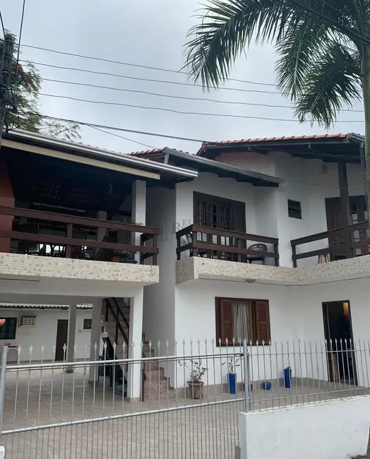 Foto 1 de Casa com 8 quartos à venda, 280m2 em Nações, Balneario Camboriu - SC