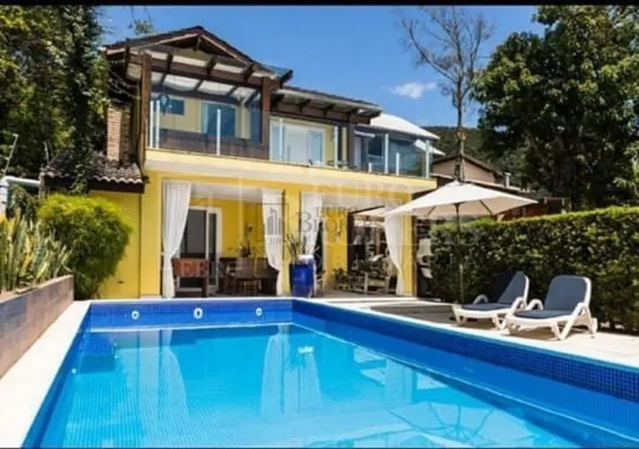 Foto 1 de Casa com 3 quartos para alugar, 350m2 em Praia das Taquaras, Balneario Camboriu - SC