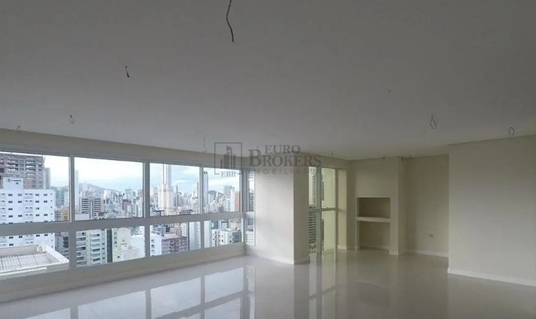 Foto 1 de Apartamento com 4 quartos à venda, 140m2 em Centro, Balneario Camboriu - SC