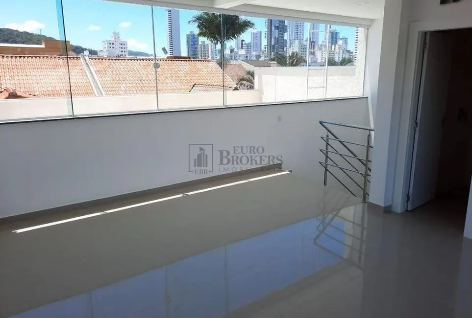 Foto 1 de Sobrado com 3 quartos à venda, 155m2 em Centro, Balneario Camboriu - SC
