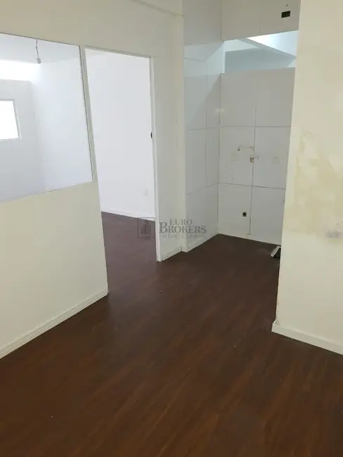 Sala Comercial com 1 quarto para alugar, 51m2 em Centro, Balneario Camboriu - SC - imagem 4 Foto 4 de Sala Comercial com 1 quarto para alugar, 51m2 em Centro, Balneario Camboriu - SC