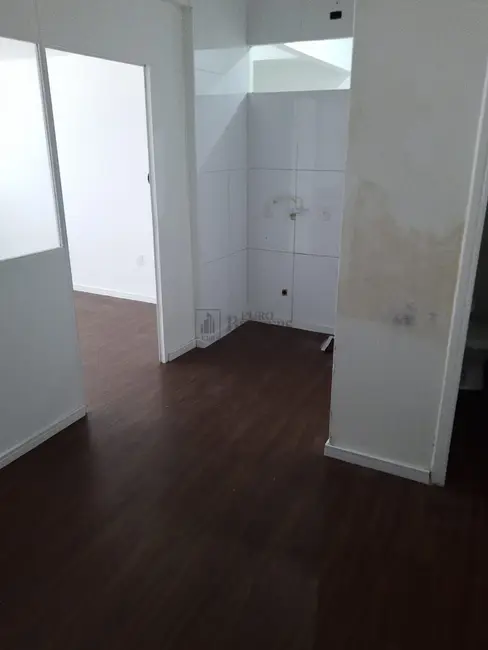 Sala Comercial com 1 quarto para alugar, 51m2 em Centro, Balneario Camboriu - SC - imagem 3 Foto 3 de Sala Comercial com 1 quarto para alugar, 51m2 em Centro, Balneario Camboriu - SC