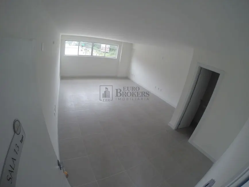 Foto 3 de Sala Comercial com 1 quarto para alugar, 40m2 em Ariribá, Balneario Camboriu - SC
