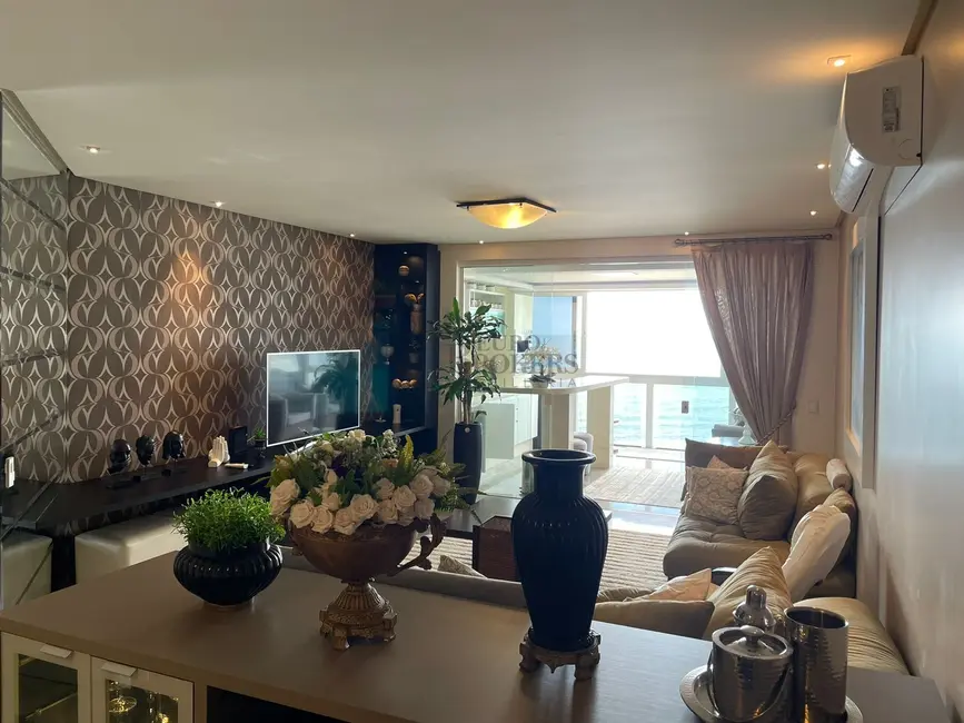 Apartamento com 3 quartos para alugar, 225m2 em Centro, Balneario Camboriu - SC - imagem 1 Foto 1 de Apartamento com 3 quartos para alugar, 225m2 em Centro, Balneario Camboriu - SC