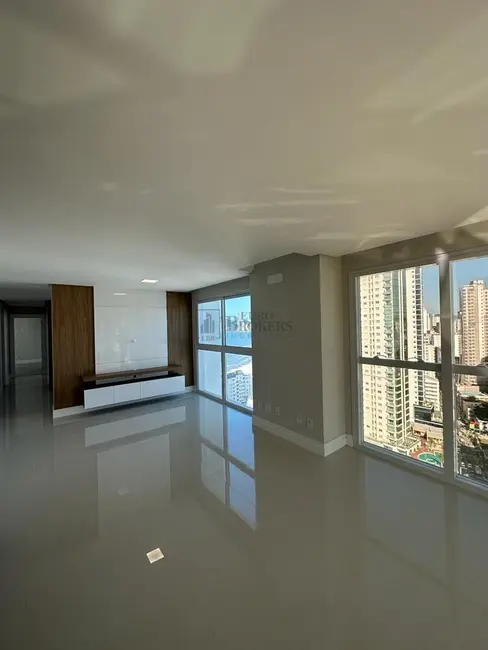 Foto 1 de Apartamento com 3 quartos à venda, 140m2 em Centro, Balneario Camboriu - SC