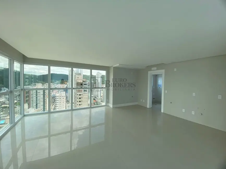 Foto 1 de Apartamento com 4 quartos à venda, 140m2 em Centro, Balneario Camboriu - SC