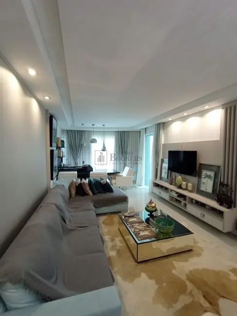 Apartamento com 3 quartos à venda, 132m2 em Centro, Balneario Camboriu - SC - imagem 1 Foto 1 de Apartamento com 3 quartos à venda, 132m2 em Centro, Balneario Camboriu - SC