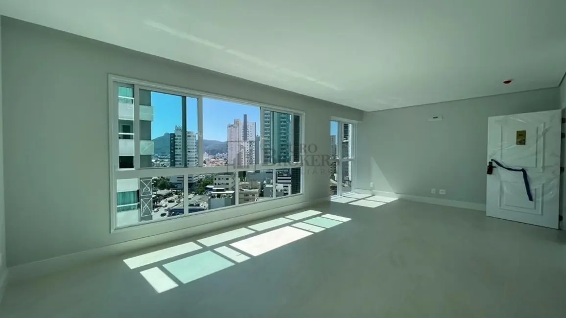 Foto 1 de Apartamento com 4 quartos à venda, 132m2 em Centro, Balneario Camboriu - SC