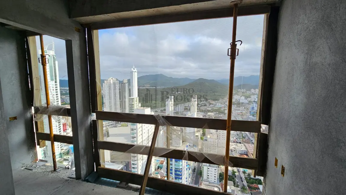 Apartamento com 4 quartos à venda, 171m2 em Centro, Balneario Camboriu - SC - imagem 2 Foto 2 de Apartamento com 4 quartos à venda, 171m2 em Centro, Balneario Camboriu - SC