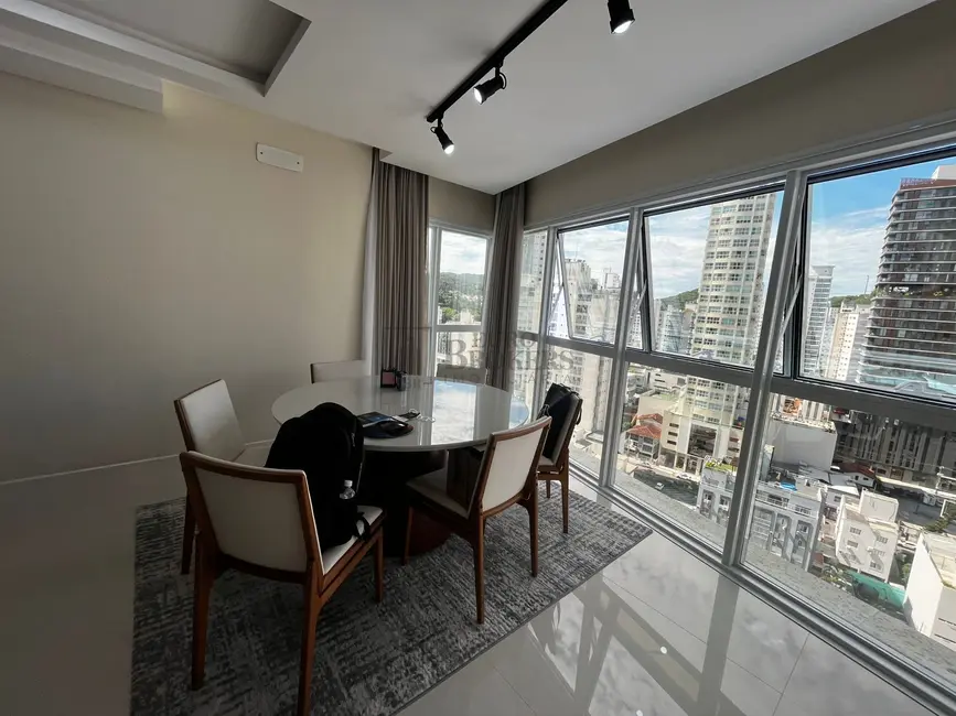 Foto 2 de Apartamento com 3 quartos para alugar, 114m2 em Centro, Balneario Camboriu - SC