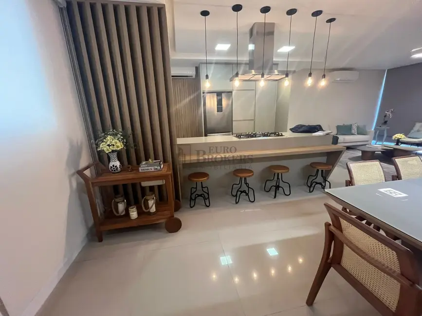 Apartamento com 4 quartos à venda, 147m2 em Pioneiros, Balneario Camboriu - SC - imagem 4 Foto 4 de Apartamento com 4 quartos à venda, 147m2 em Pioneiros, Balneario Camboriu - SC