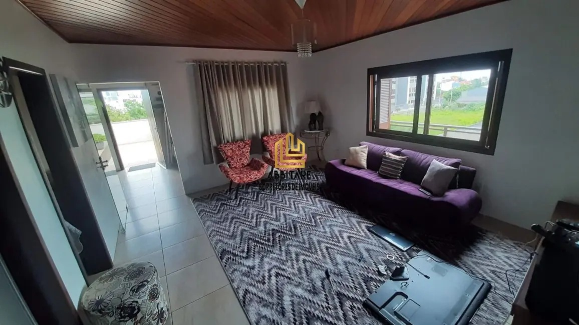 Casa com 7 quartos à venda, 512m2 em Torres - RS - imagem 7 Foto 7 de Casa com 7 quartos à venda, 512m2 em Torres - RS