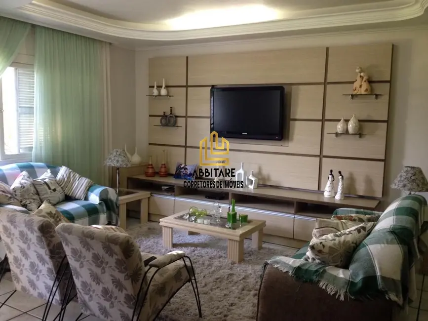 Casa com 3 quartos à venda, 250m2 em Torres - RS - imagem 4 Foto 4 de Casa com 3 quartos à venda, 250m2 em Torres - RS