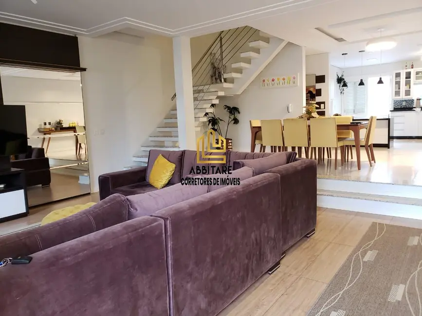 Casa com 4 quartos à venda, 285m2 em Centro, Torres - RS - imagem 5 Foto 5 de Casa com 4 quartos à venda, 285m2 em Centro, Torres - RS