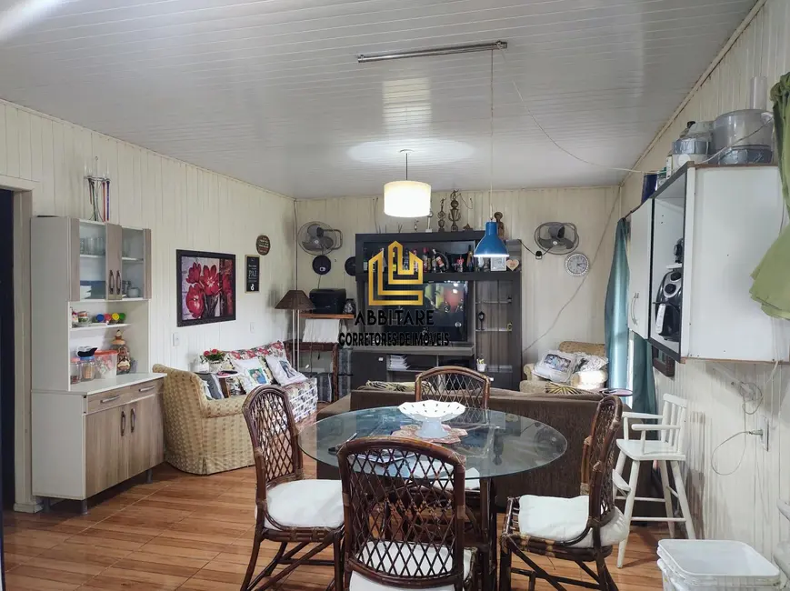 Casa com 2 quartos à venda, 110m2 em Torres - RS - imagem 4 Foto 4 de Casa com 2 quartos à venda, 110m2 em Torres - RS