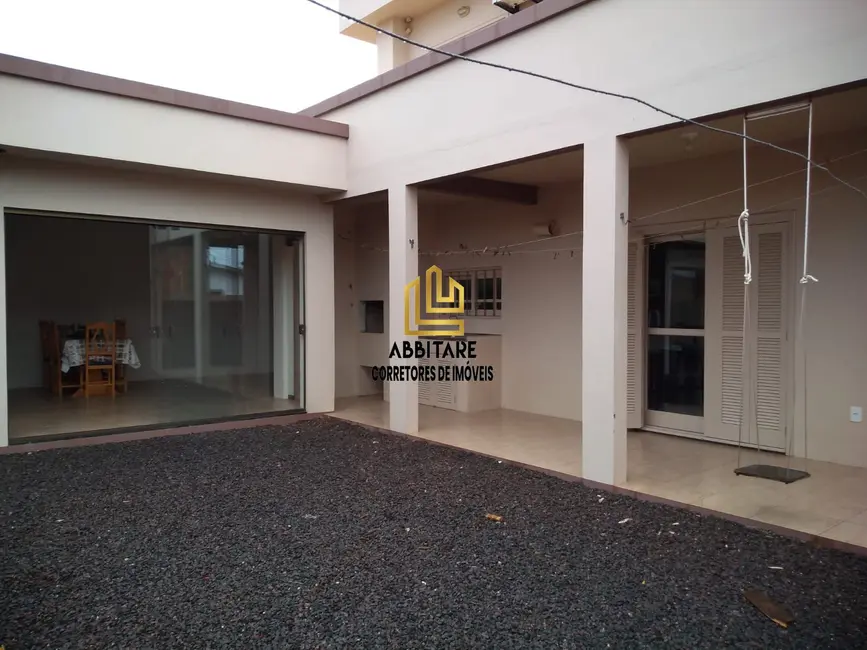 Casa com 3 quartos à venda, 300m2 em Torres - RS - imagem 9 Foto 9 de Casa com 3 quartos à venda, 300m2 em Torres - RS