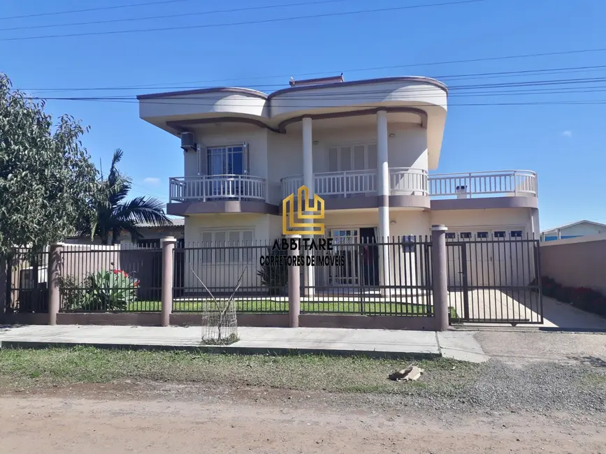 Foto 1 de Casa com 3 quartos à venda, 300m2 em Torres - RS