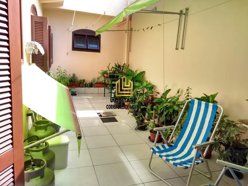 Casa com 5 quartos à venda, 300m2 em Torres - RS - imagem 3 Foto 3 de Casa com 5 quartos à venda, 300m2 em Torres - RS