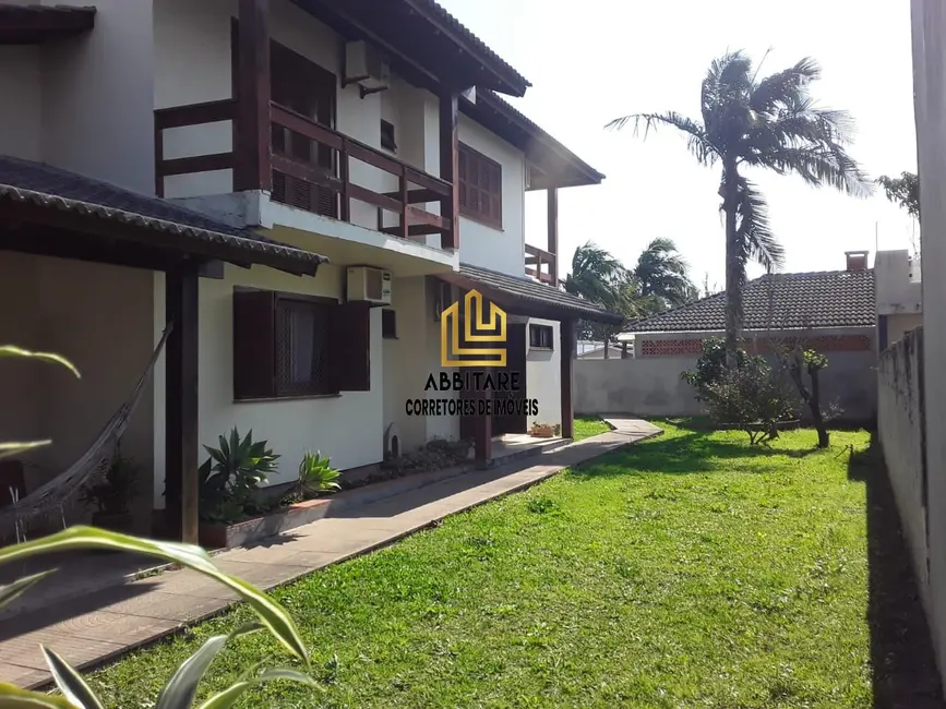 Foto 3 de Casa com 3 quartos à venda, 360m2 em Torres - RS