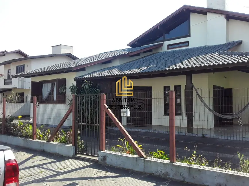 Foto 4 de Casa com 3 quartos à venda, 360m2 em Torres - RS