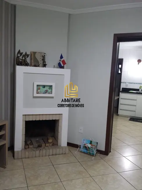 Casa com 2 quartos à venda, 200m2 em Torres - RS - imagem 3 Foto 3 de Casa com 2 quartos à venda, 200m2 em Torres - RS