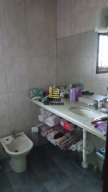 Casa com 3 quartos à venda, 200m2 em Torres - RS - imagem 9 Foto 9 de Casa com 3 quartos à venda, 200m2 em Torres - RS