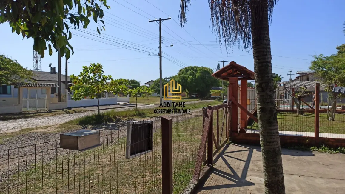 Casa com 3 quartos à venda, 120m2 em Torres - RS - imagem 3 Foto 3 de Casa com 3 quartos à venda, 120m2 em Torres - RS