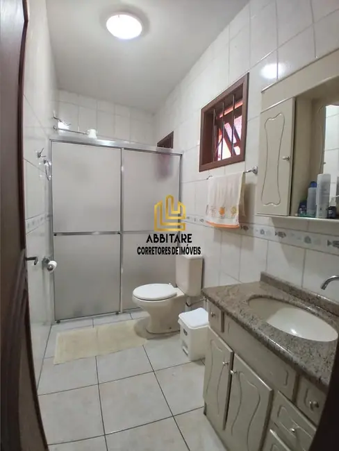 Casa com 4 quartos à venda, 200m2 em Centro, Torres - RS - imagem 4 Foto 4 de Casa com 4 quartos à venda, 200m2 em Centro, Torres - RS