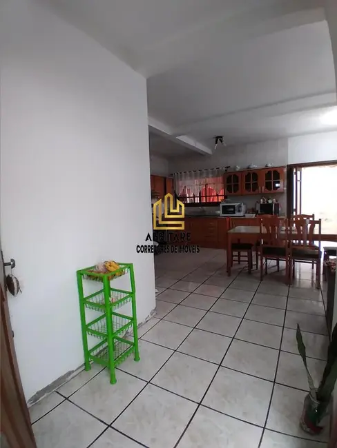 Casa com 4 quartos à venda, 200m2 em Centro, Torres - RS - imagem 9 Foto 9 de Casa com 4 quartos à venda, 200m2 em Centro, Torres - RS