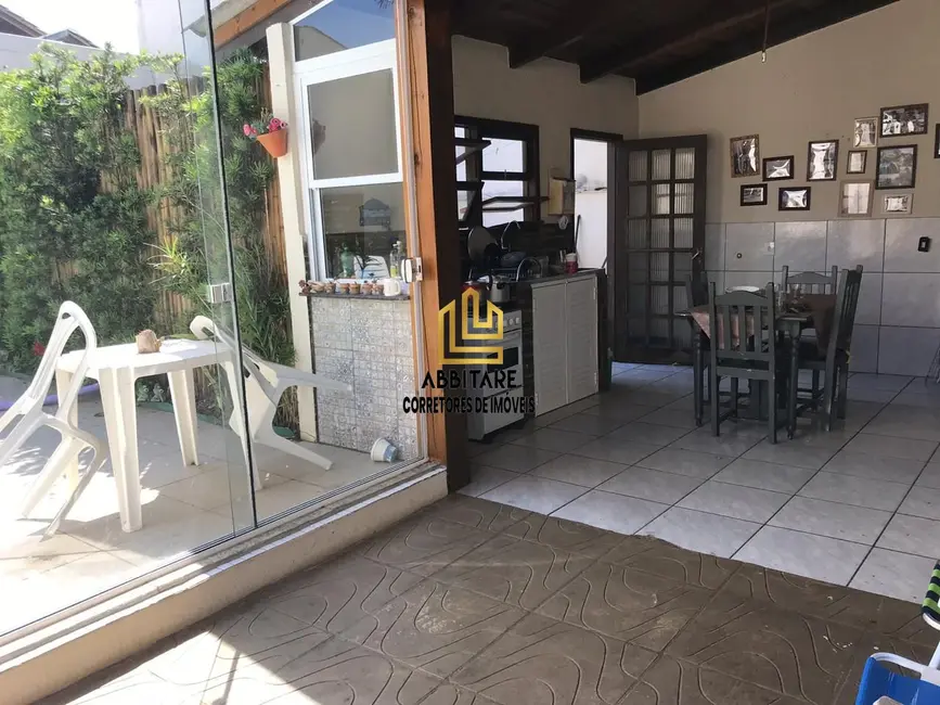 Casa com 4 quartos à venda, 190m2 em Torres - RS - imagem 9 Foto 9 de Casa com 4 quartos à venda, 190m2 em Torres - RS