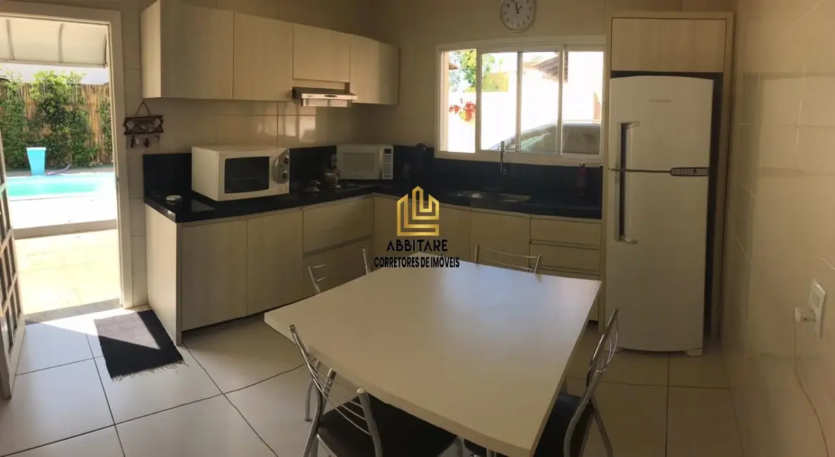 Casa com 4 quartos à venda, 190m2 em Torres - RS - imagem 5 Foto 5 de Casa com 4 quartos à venda, 190m2 em Torres - RS