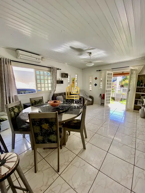 Foto 4 de Casa com 3 quartos à venda, 96m2 em Torres - RS