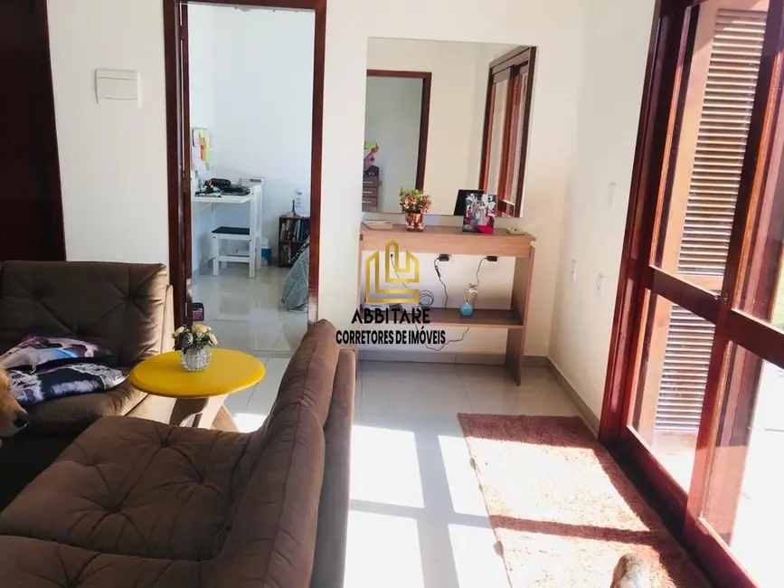 Foto 2 de Casa com 2 quartos à venda, 100m2 em Torres - RS