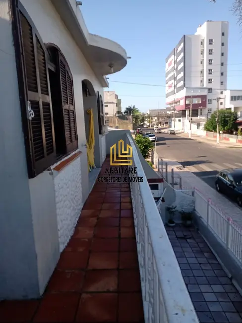 Casa com 6 quartos à venda, 179m2 em Centro, Torres - RS - imagem 9 Foto 9 de Casa com 6 quartos à venda, 179m2 em Centro, Torres - RS