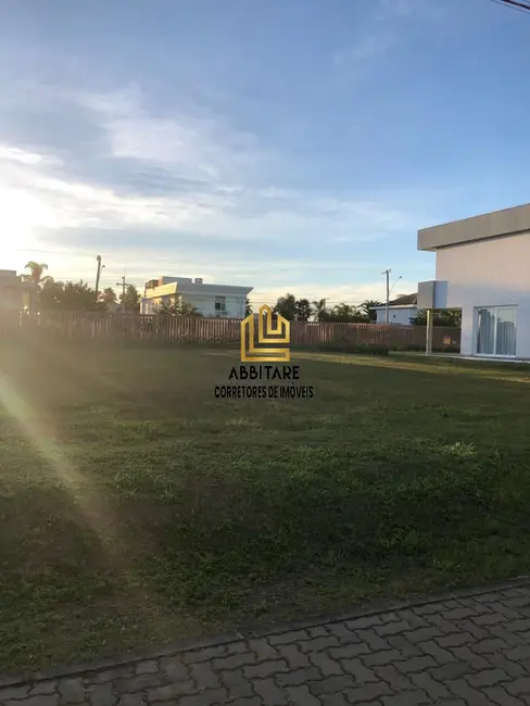 Foto 1 de Terreno / Lote à venda, 360m2 em Torres - RS